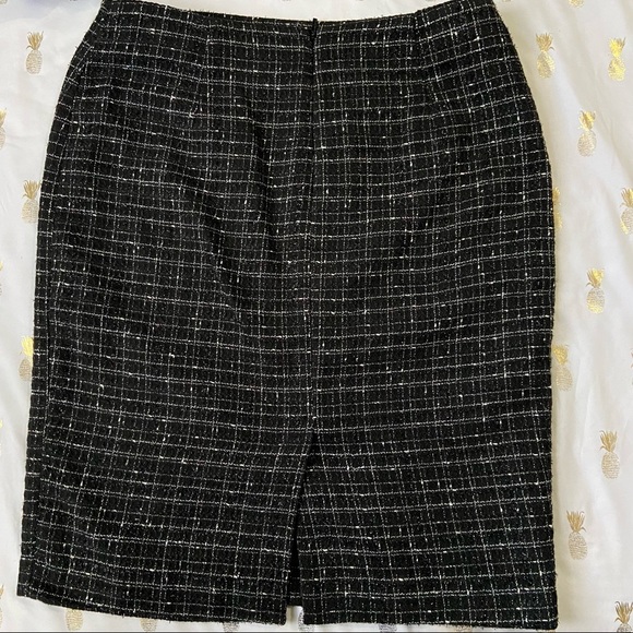 Karl Lagerfeld Paris Black Notched Collar Tweed Suit Skirt Set - Picture 14 of 16